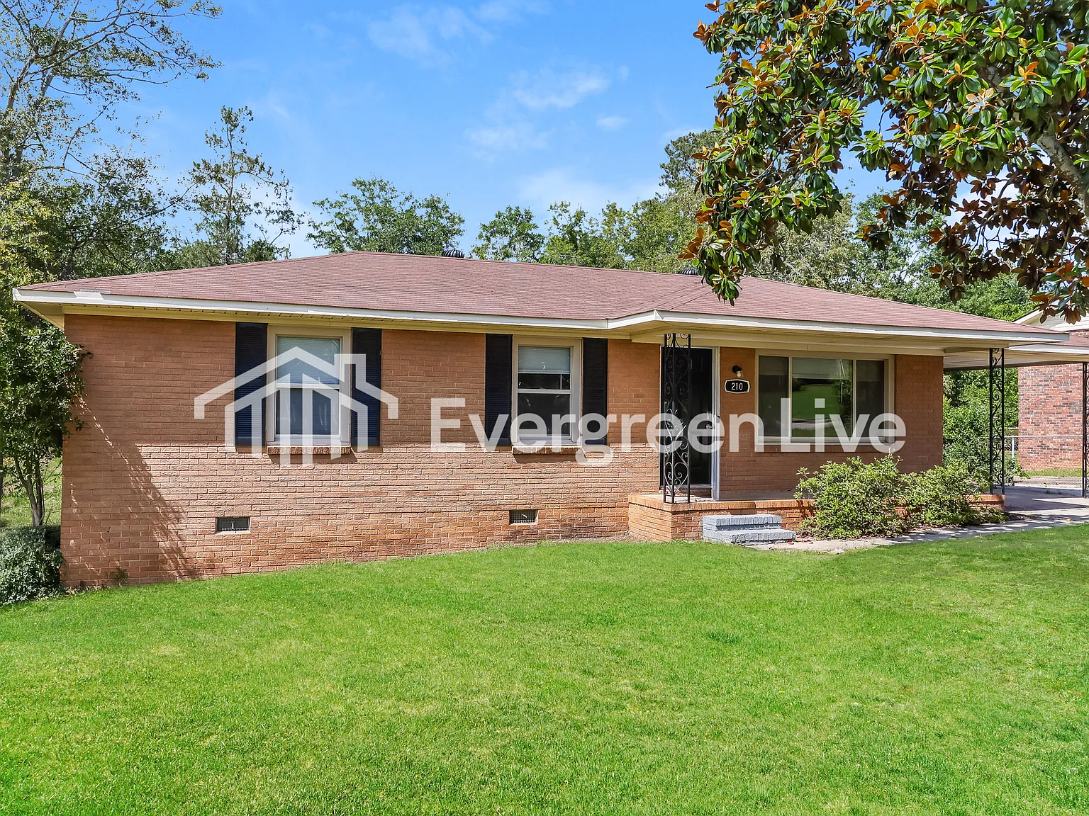3 bed, 1.5 bath, 1092 sqft, $1,145 — Photo 2