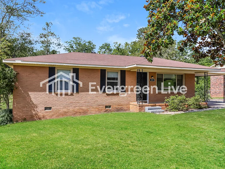 210 Bryant Ave — Photo 2