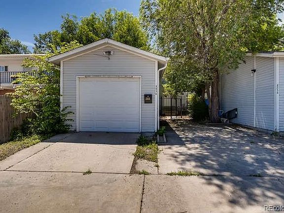 3rd image of 2856 W Warren Ave