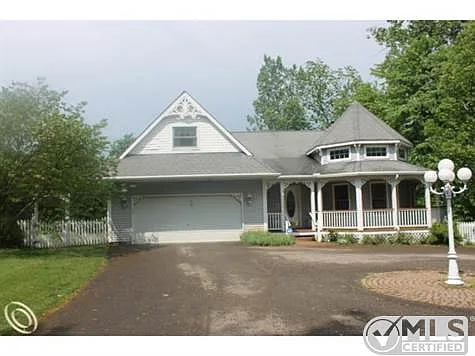 5643 Bryden St photo 1