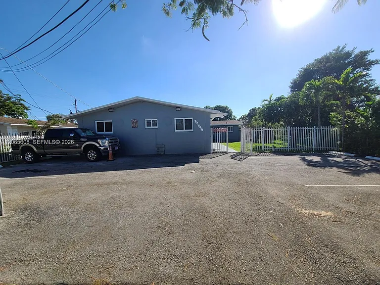 1864 NW 28th St #2 — Photo 8