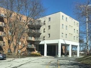 3675 Clague Rd UNIT 109, North Olmsted, OH