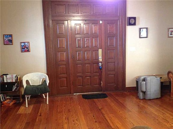 5th image of 1228 Louisa St