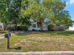 718 Loquat Dr, Tarpon Springs, FL 34689