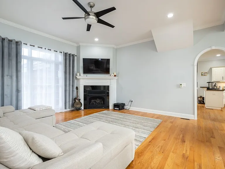 111 Roundstone Dr — Photo 14