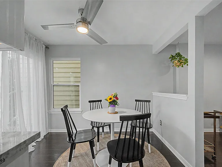 1104 Buckner St — Photo 18