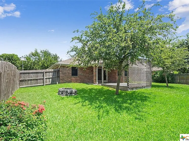 5214 Southern Crossing Dr — Photo 21