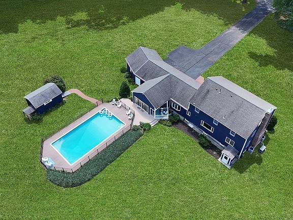 3rd image of 11 Lawndale Rd