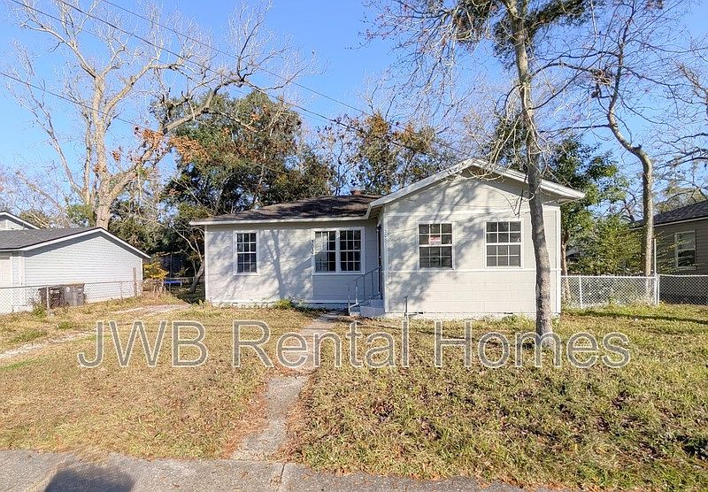 1st image of 3037 Imperial St