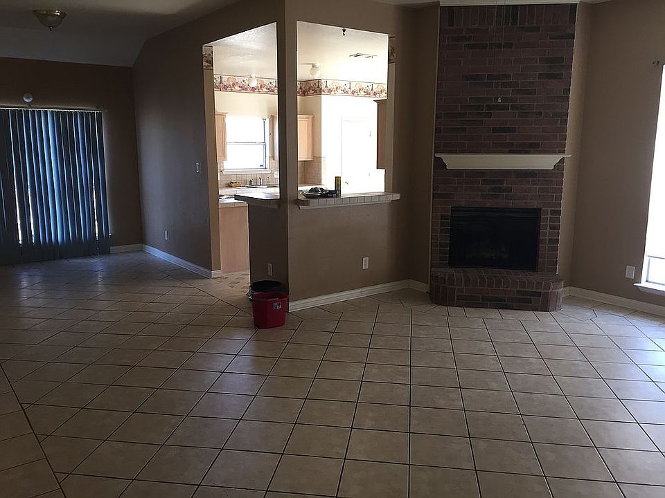 2nd image of 224 Poinsetta Ln