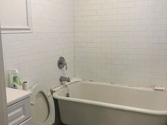 4th image of 236 New York Ave APT 3R