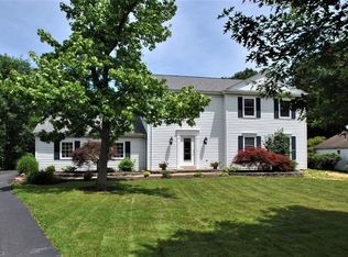 116 Spring Dr, Chagrin Falls, OH 44022