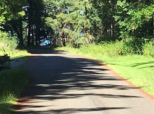 10420-10416 Matthews Ave, Anderson Island, WA 98303