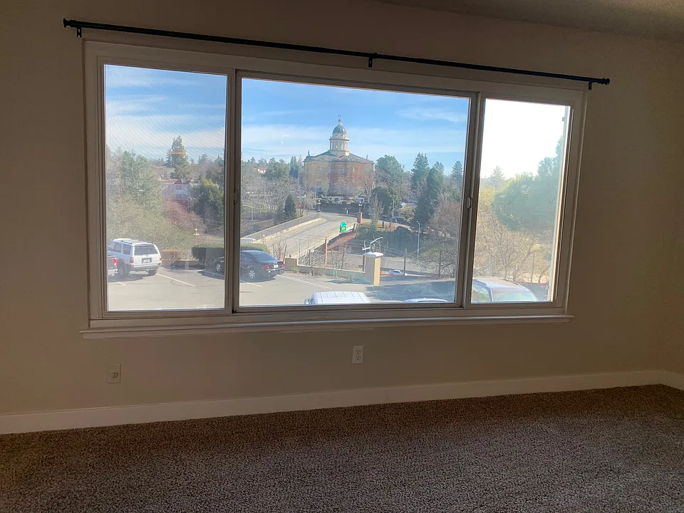 Courtview Apartments