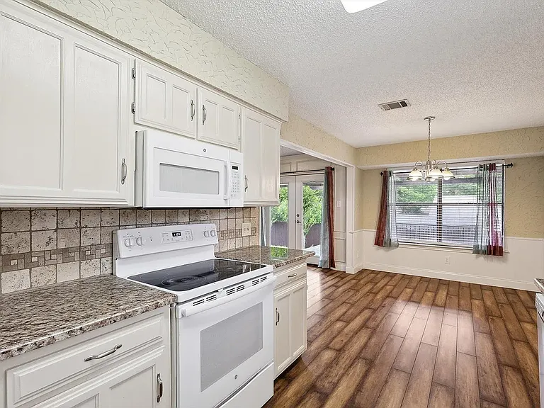 2813 Cripple Creek Trl — Photo 4
