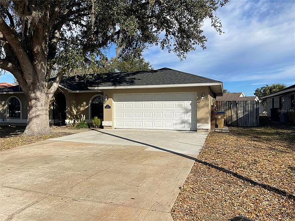 3rd image of 511 Kilimanjaro Dr