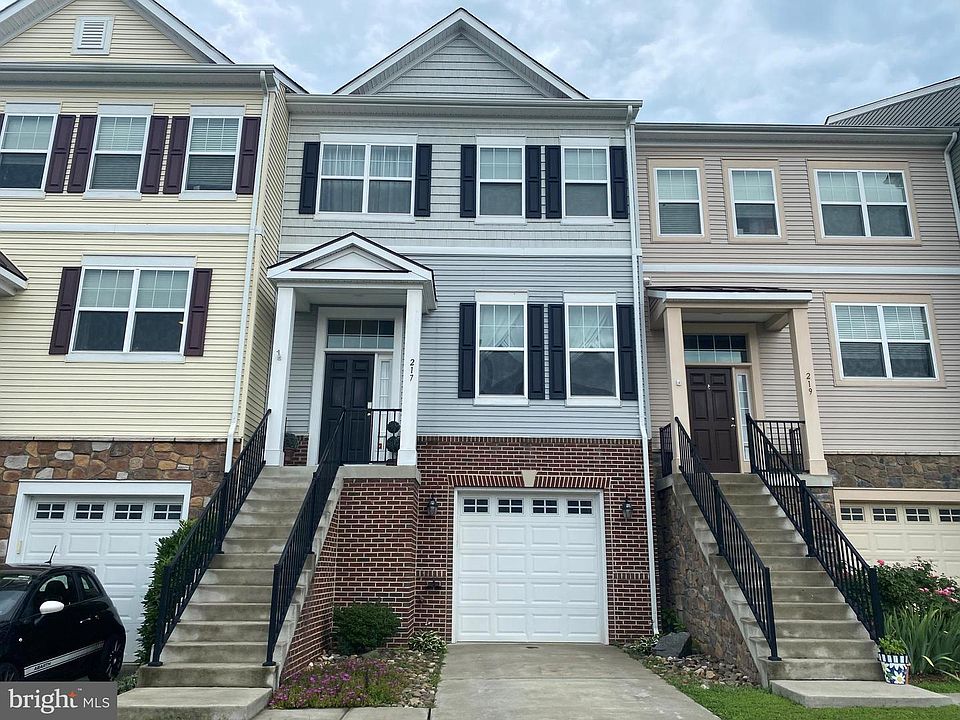 1st image of 217 Cobble Stone Dr