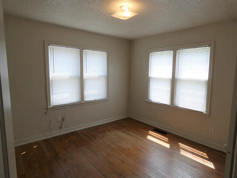 207 W Fairchild Dr — Photo 8