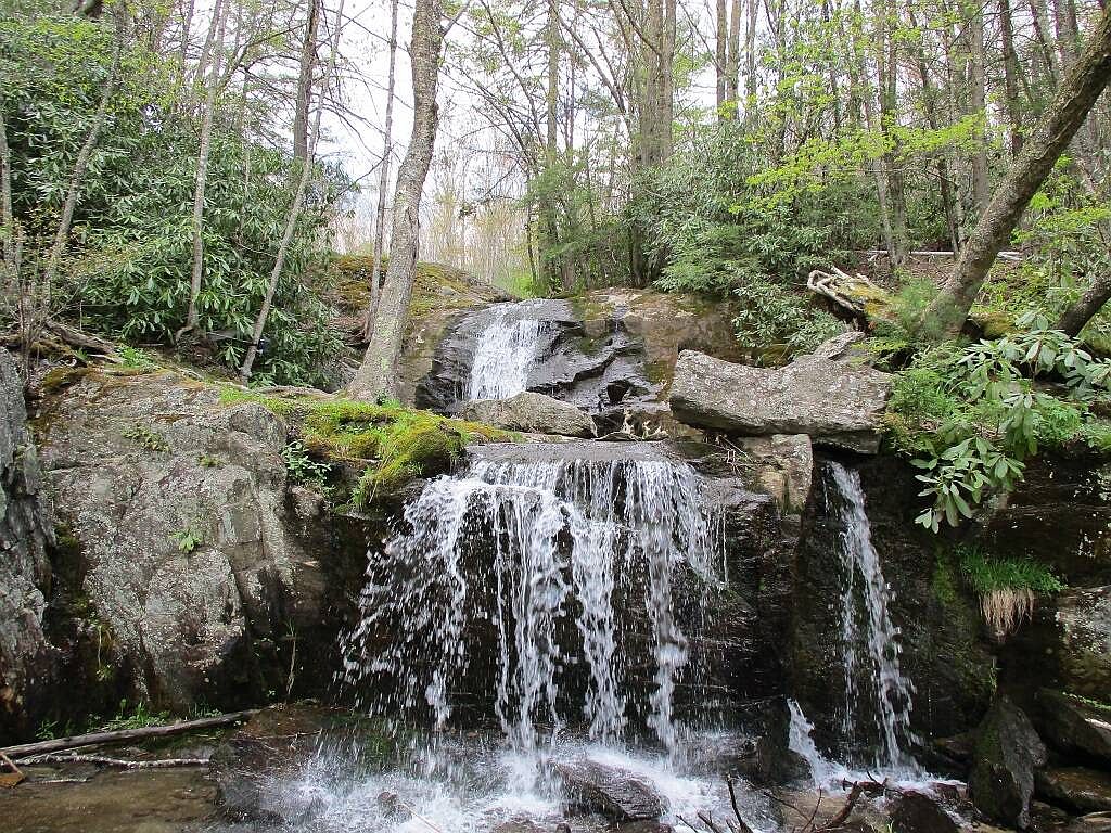 Cranberry St, Newland, NC 28657 Zillow