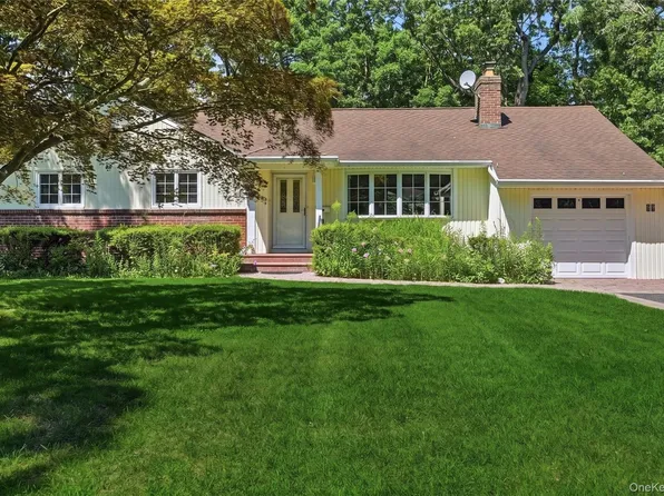 89 Burton Lane, Commack, NY 11725