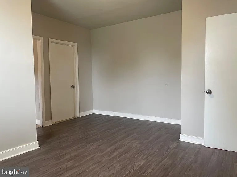 412 E Walnut Ln #3 — Photo 10