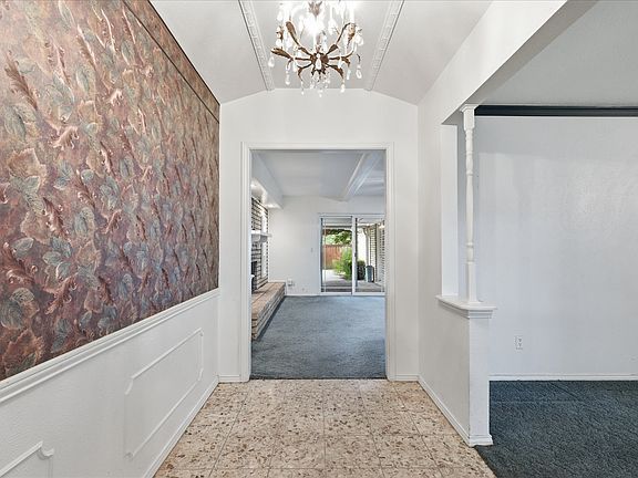 5th image of 1512 Cliffbrook Dr