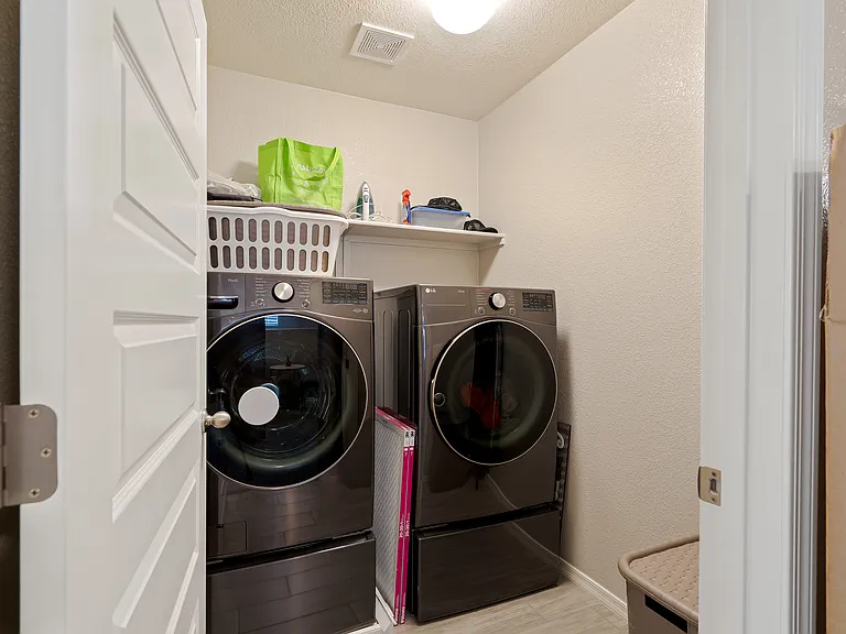 4215 Tinker Dr — Photo 17