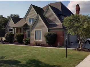 5242 Thornhill Ct, Grove City, OH 43123