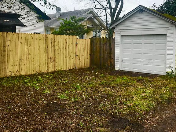 4th image of 1708 Leckie St