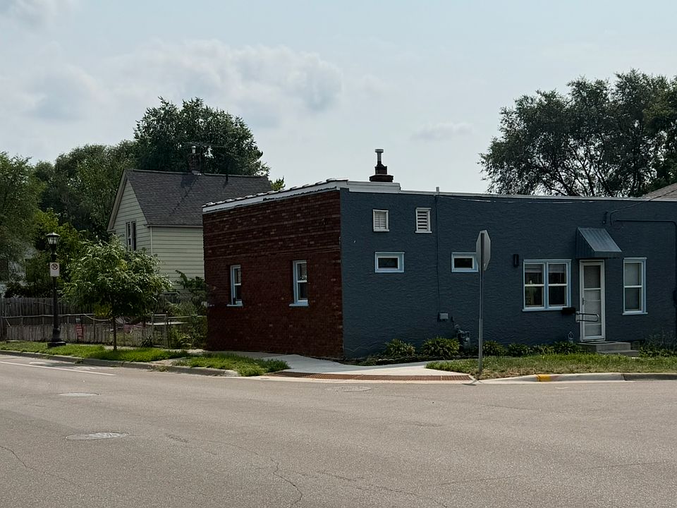 1st image of 318 Front Ave