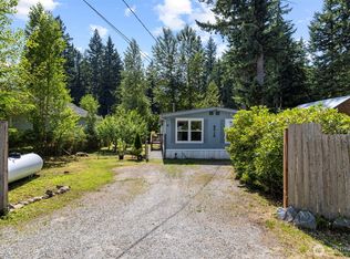 8515 Golden Valley Dr, Maple Falls, WA 98266