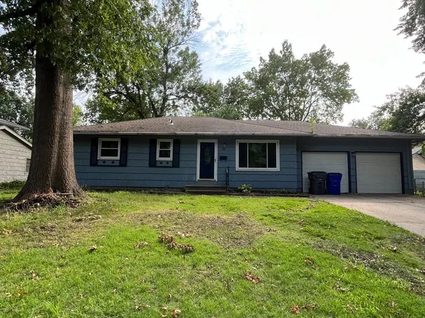 1103 Willow Dr, Olathe, KS 66061