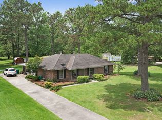 12897 Pleasant Ridge Dr, Walker, LA 70785