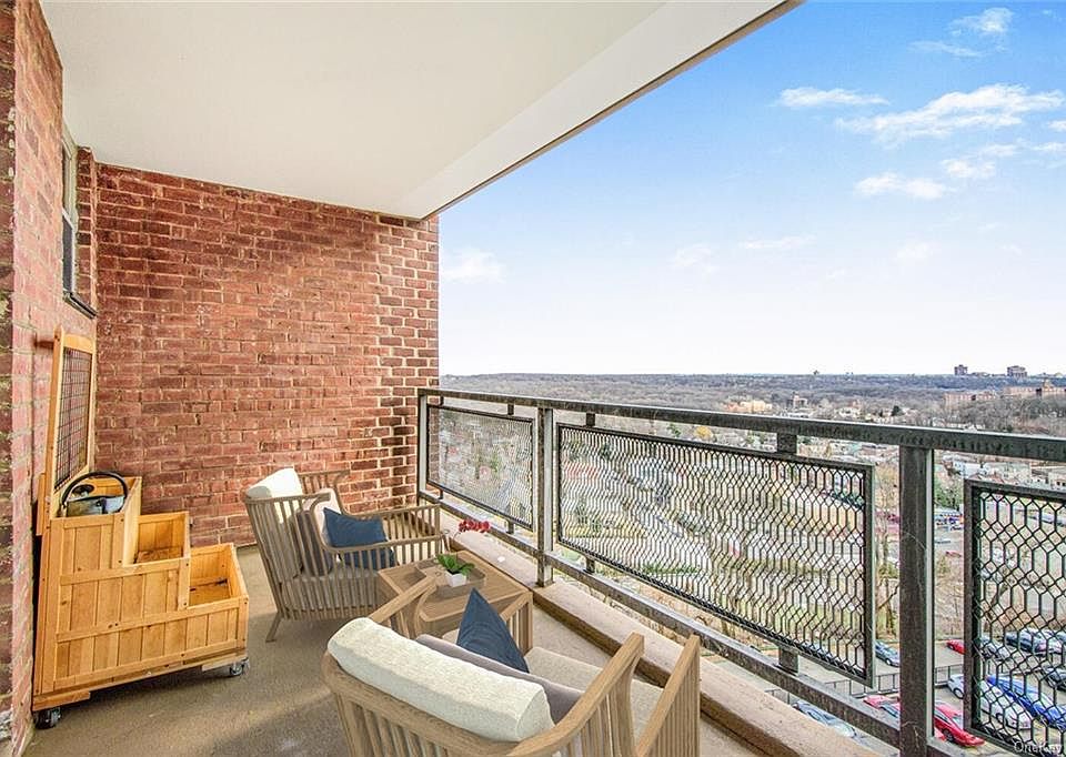 1st image of 5900 Arlington Ave APT 9D