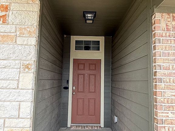 2nd image of 846 Ross Rd