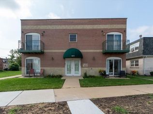 8915 Burlington Ave UNIT 101, Brookfield, IL 60513