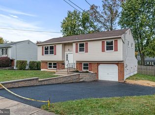 1469 Foster Rd, Warminster, PA 18974
