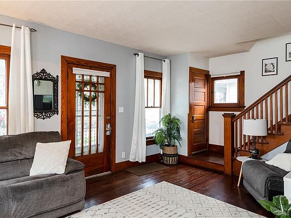 3rd image of 2938 Grace Ave