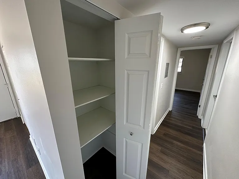 102 N Washington Ave — Photo 18