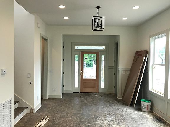 2nd image of 709B Ward St