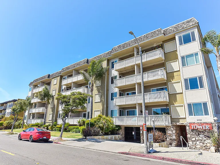 2465 Shoreline Dr — Photo 3