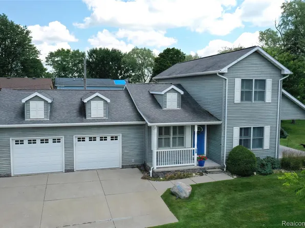 9755 Ford St, Algonac, MI 48001