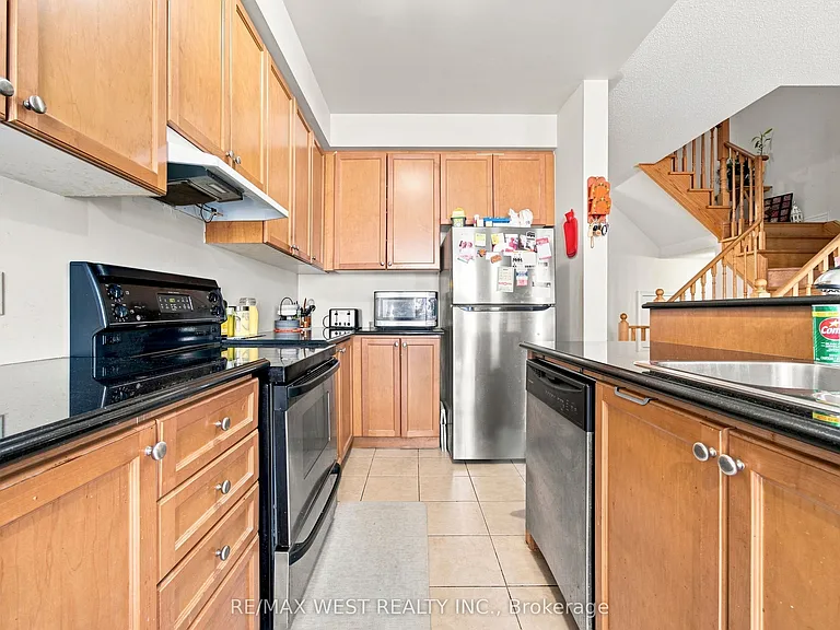 35 Sky Harbour Dr — Photo 11