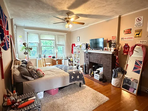 1251 Commonwealth Ave Photo 1