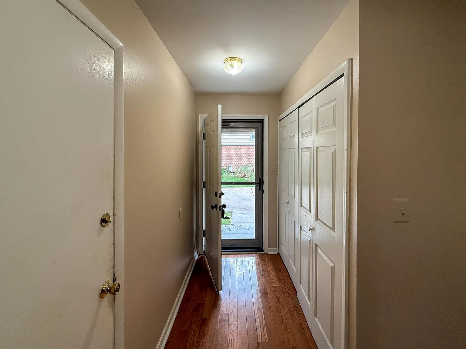 3 bed, 2.5 bath, 1437 sqft, $2,500 — Photo 2