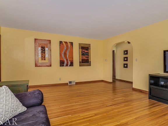 3rd image of 203 W Kelsey St