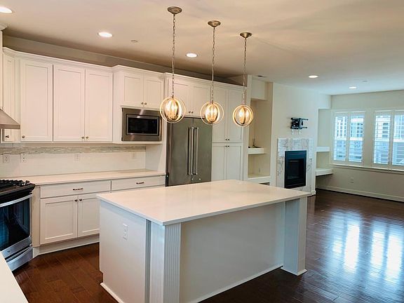 4th image of 23832 SE 45th Pl