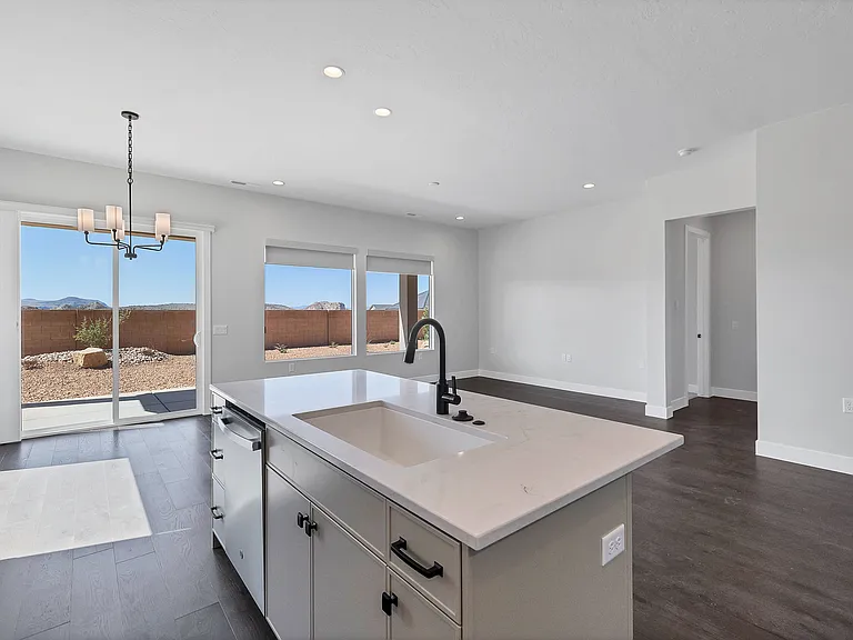 965 W Mesa Ave — Photo 4
