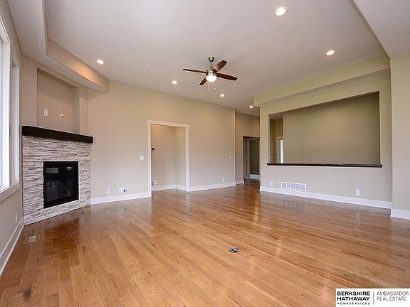 3rd image of 21129 Arbor Ct