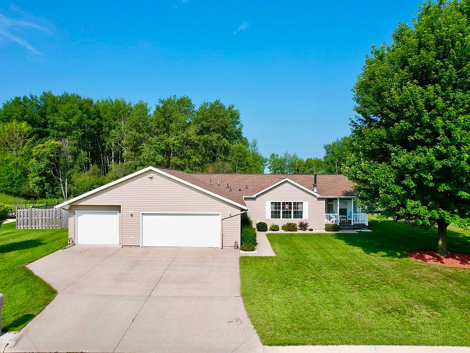 2607 20th St, Menominee, MI 49858 | Zillow